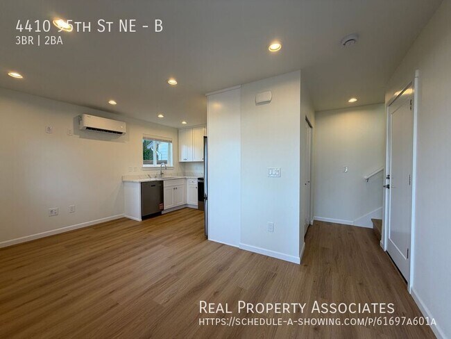 Building Photo - 4410 95th St NE