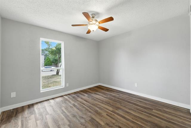 Building Photo - 2307 Montclair Dr