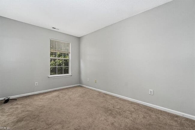 Building Photo - 4975 Kemps Lake Dr