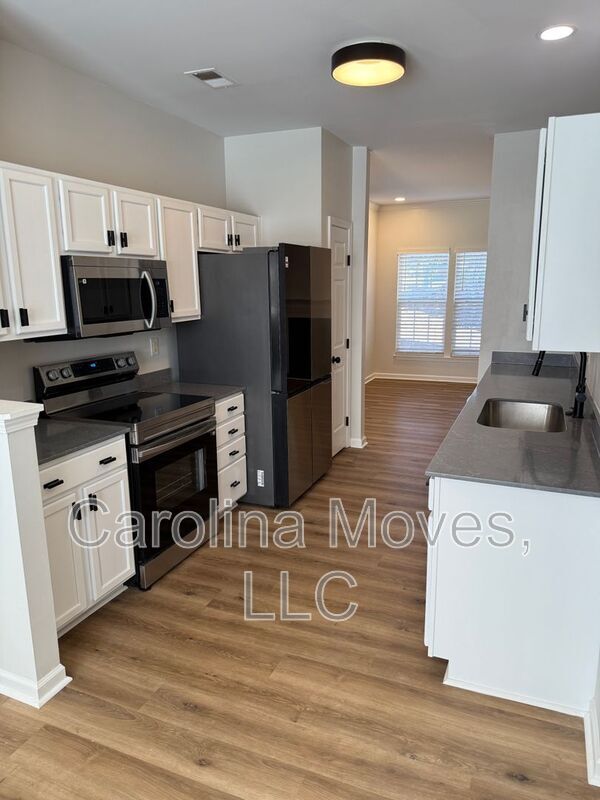 Building Photo - 230 Spring Crossing Cir
