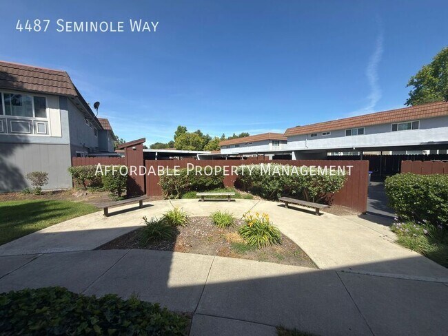 Building Photo - 4487 Seminole Way