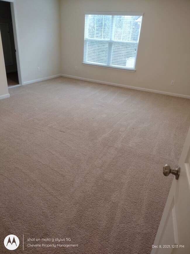 Building Photo - Beautiful 5 bedroom FOR RENT