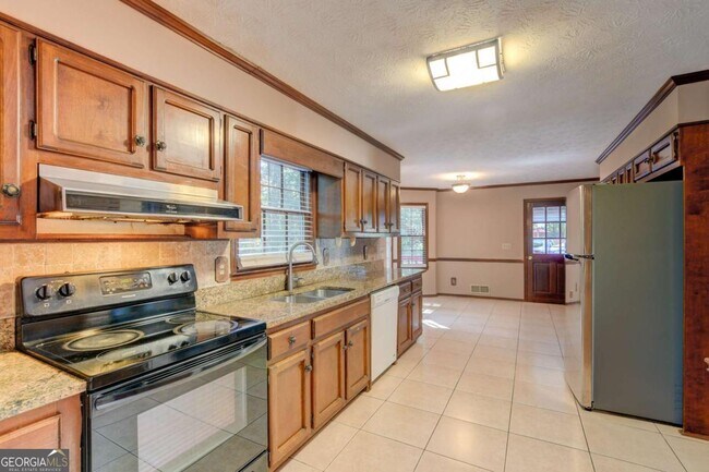 Building Photo - 2160 Skyland Cove Ln SW
