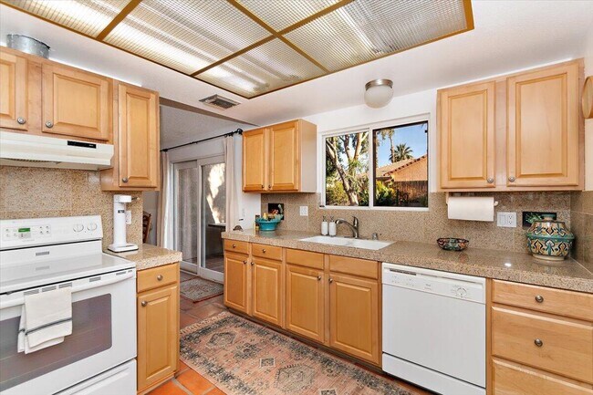 Building Photo - 51835 Avenida Madero
