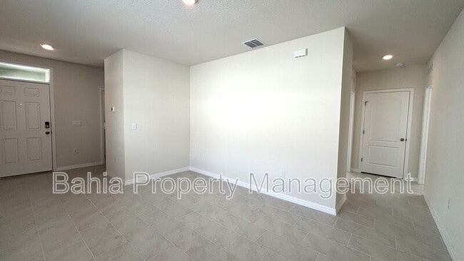 Building Photo - 2980 Waterlily Wy