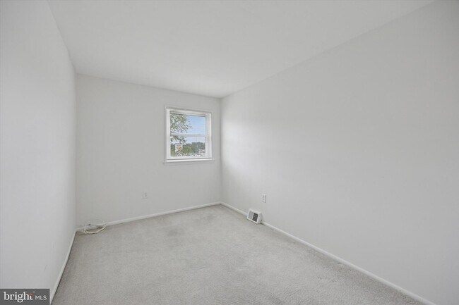 Building Photo - 4000 Lyman Dr