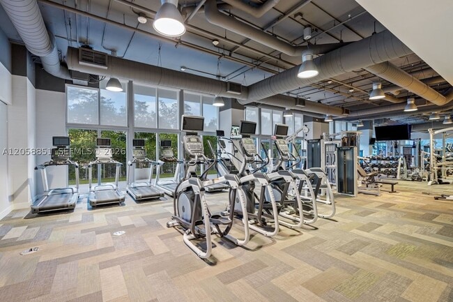 Building Photo - 16385 Biscayne Blvd