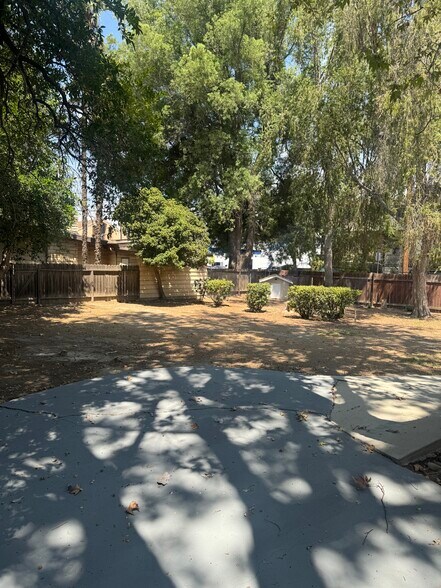 Building Photo - 7057 Vassar Ave