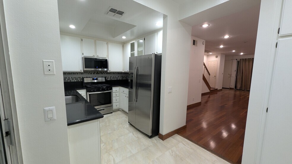 Building Photo - 2405 34th St
