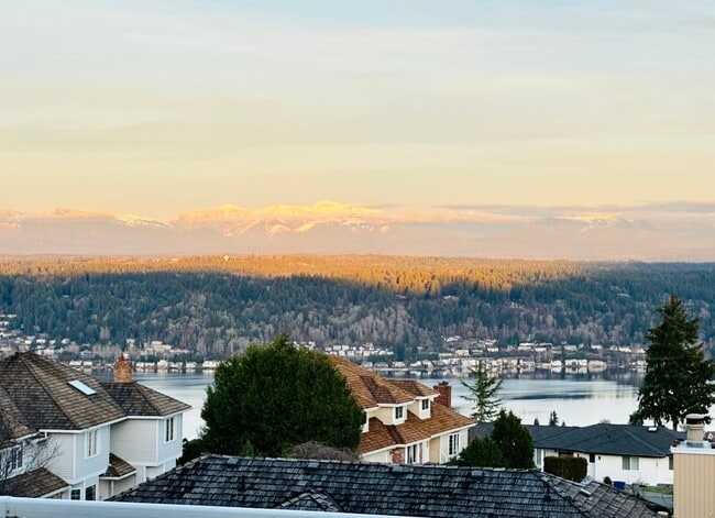 Building Photo - 4628 175th Ave SE