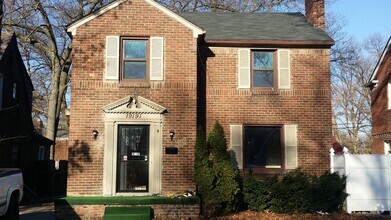 Building Photo - 3 Bedroom Brick Colonial