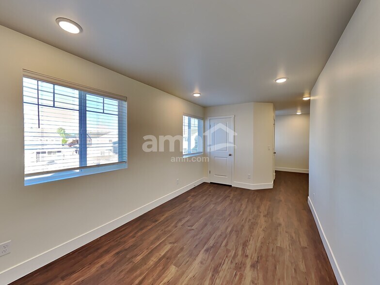 Building Photo - 17612 26th Ave Ct E
