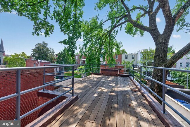 Building Photo - 1312 R St NW
