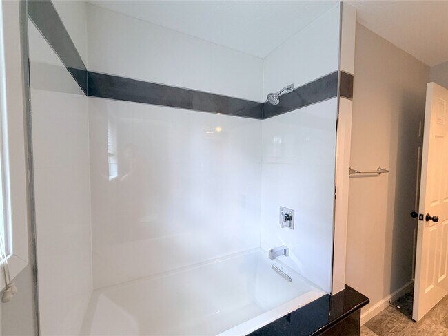 Building Photo - 5019 Yarwell Dr