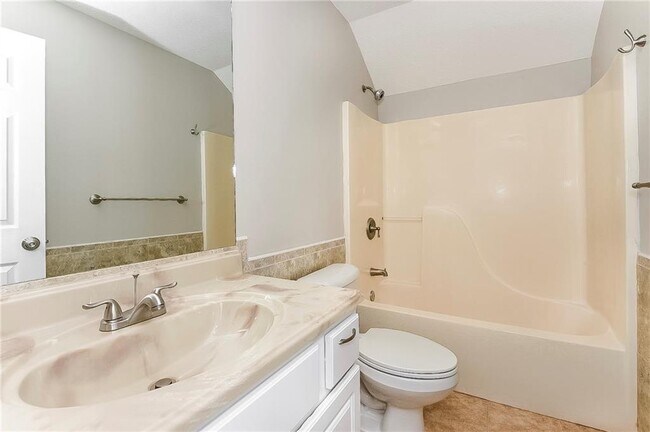 Building Photo - 3032 Lake Park Trail