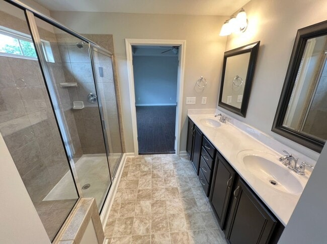 Building Photo - Gorgeous 3 bedroom home near Brier Creek and RTP!