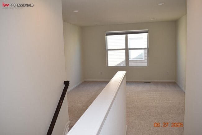 Building Photo - 49577 Shoreline Dr