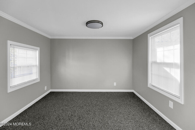 Building Photo - 717 Harmony Rd