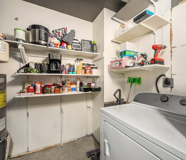 Building Photo - 12415 NE 130th Ct