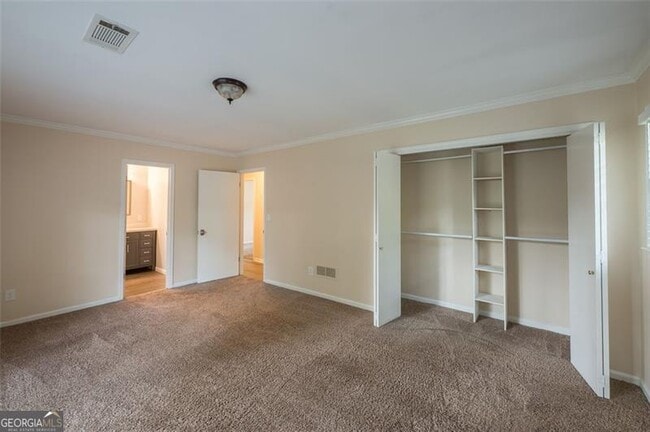 Building Photo - 225 Pebble Trail