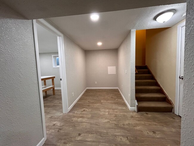 Building Photo - $0 DEPOSIT OPTION. 4 BEDROOM 3.5 BATH HOUS...