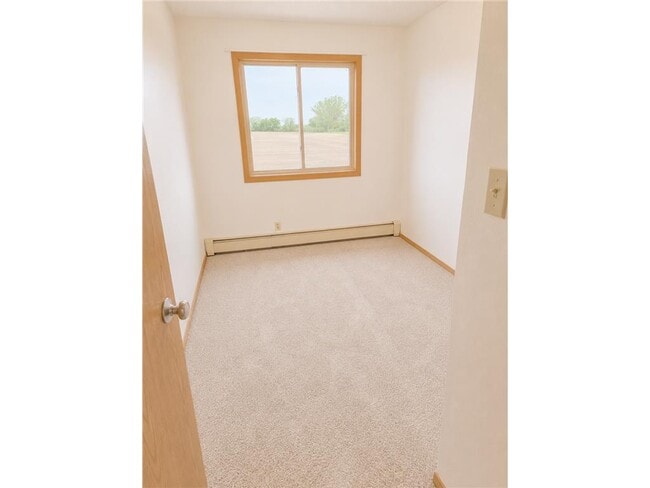 Building Photo - 910 Hengen St