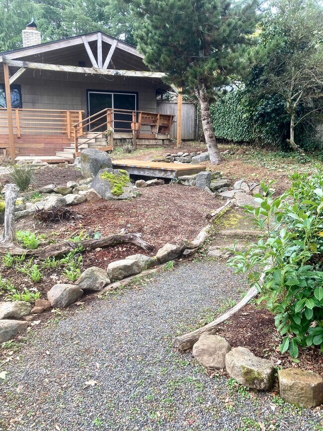 Building Photo - *Coming soon* 3 Bedroom 1.5 Bath Single Family Home