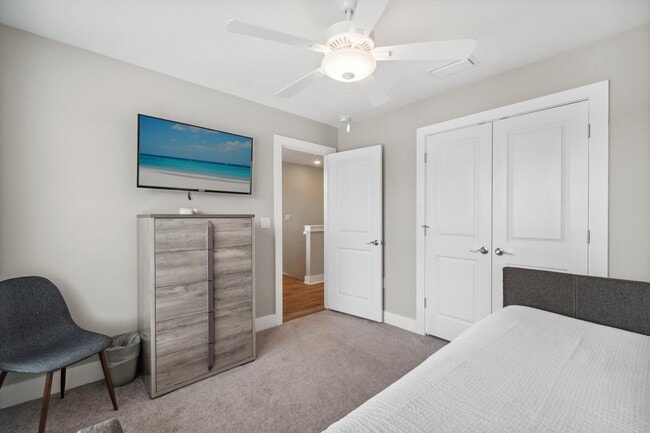 Building Photo - 712 Landing Cir