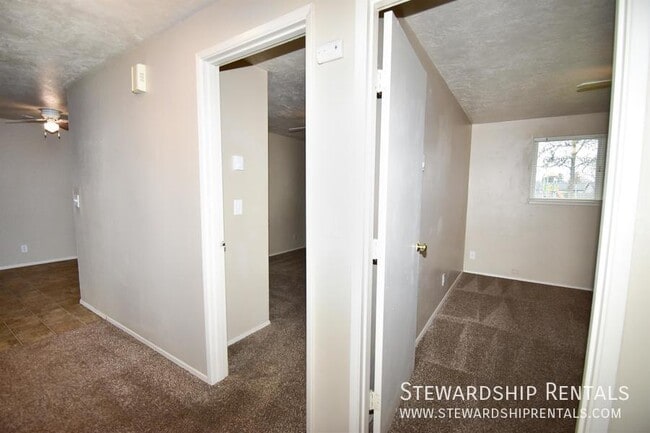 Building Photo - 336 S 51st Pl