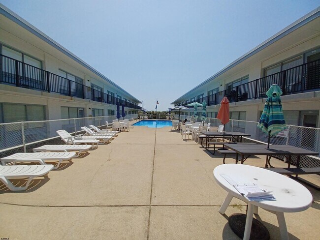 Building Photo - 3501 Boardwalk