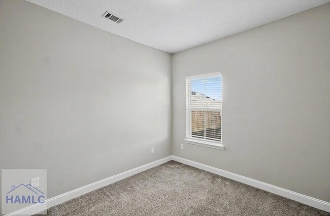 Building Photo - 147 Rimes Ave SE