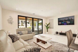 Building Photo - 1111 E Las Olas Blvd