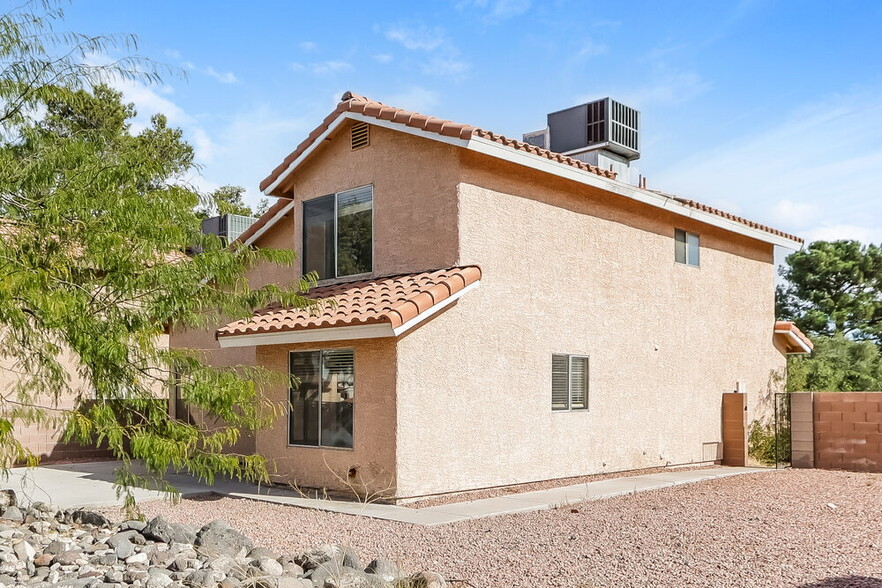 Building Photo - 109 Quiet Desert Ln