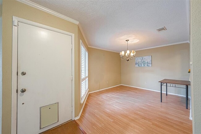 Building Photo - 14947 Heritage Wood Dr