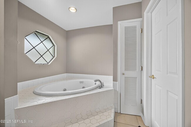 Building Photo - 6819 Mc Mullin St