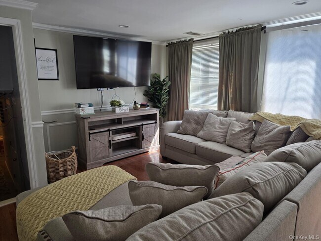 Building Photo - 838 Pepperidge Rd