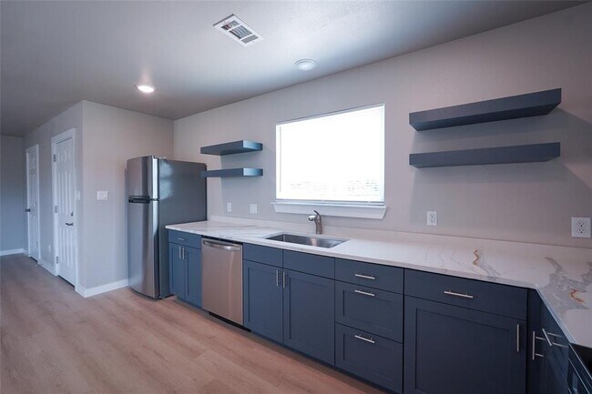 Building Photo - 108 Sandy Oaks Loop