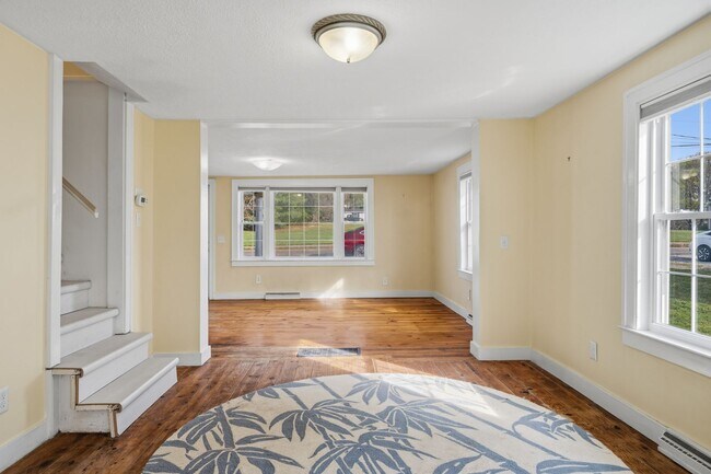 Building Photo - MOVE IN WITH A SECURITY DEPOSIT ALTERNATIVE FROM OBLIGO (for qualified applicants).