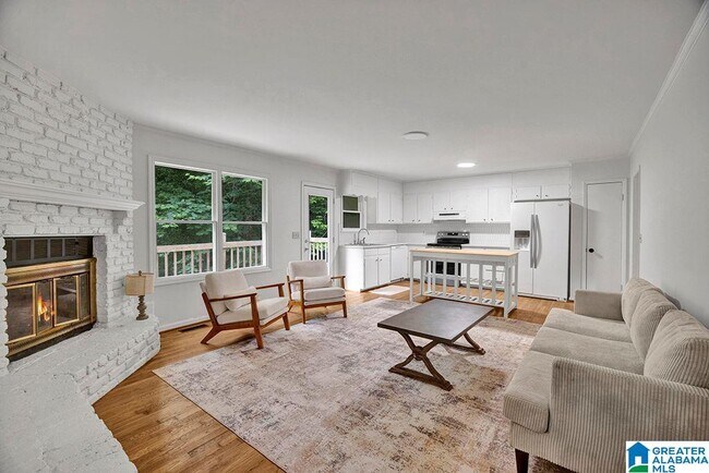 Building Photo - 3541 W Lakeside Dr