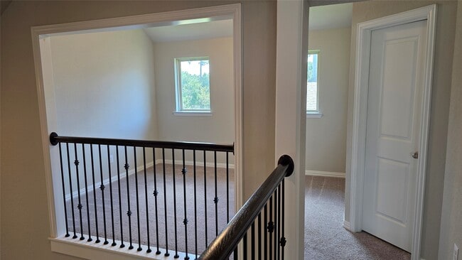 Building Photo - 142 Mayfield Dr