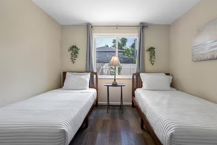 Building Photo - 6208 S Elberon St