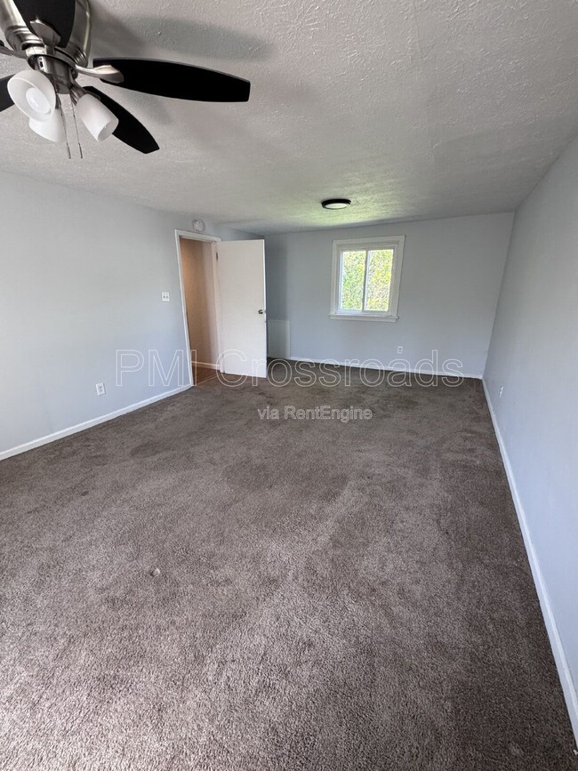 Building Photo - 2876 Hudson Dr