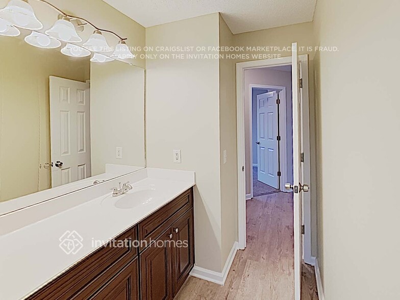 Building Photo - 201 Hunters Mill Dr