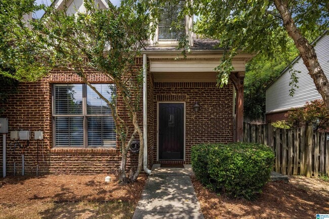 Building Photo - 2250 Ridgemont Dr