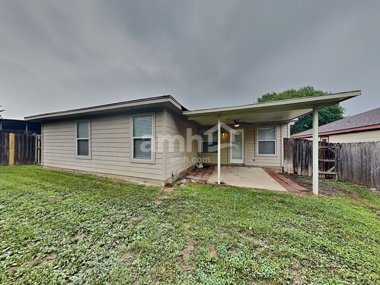 Building Photo - 15243 Kamary Ln