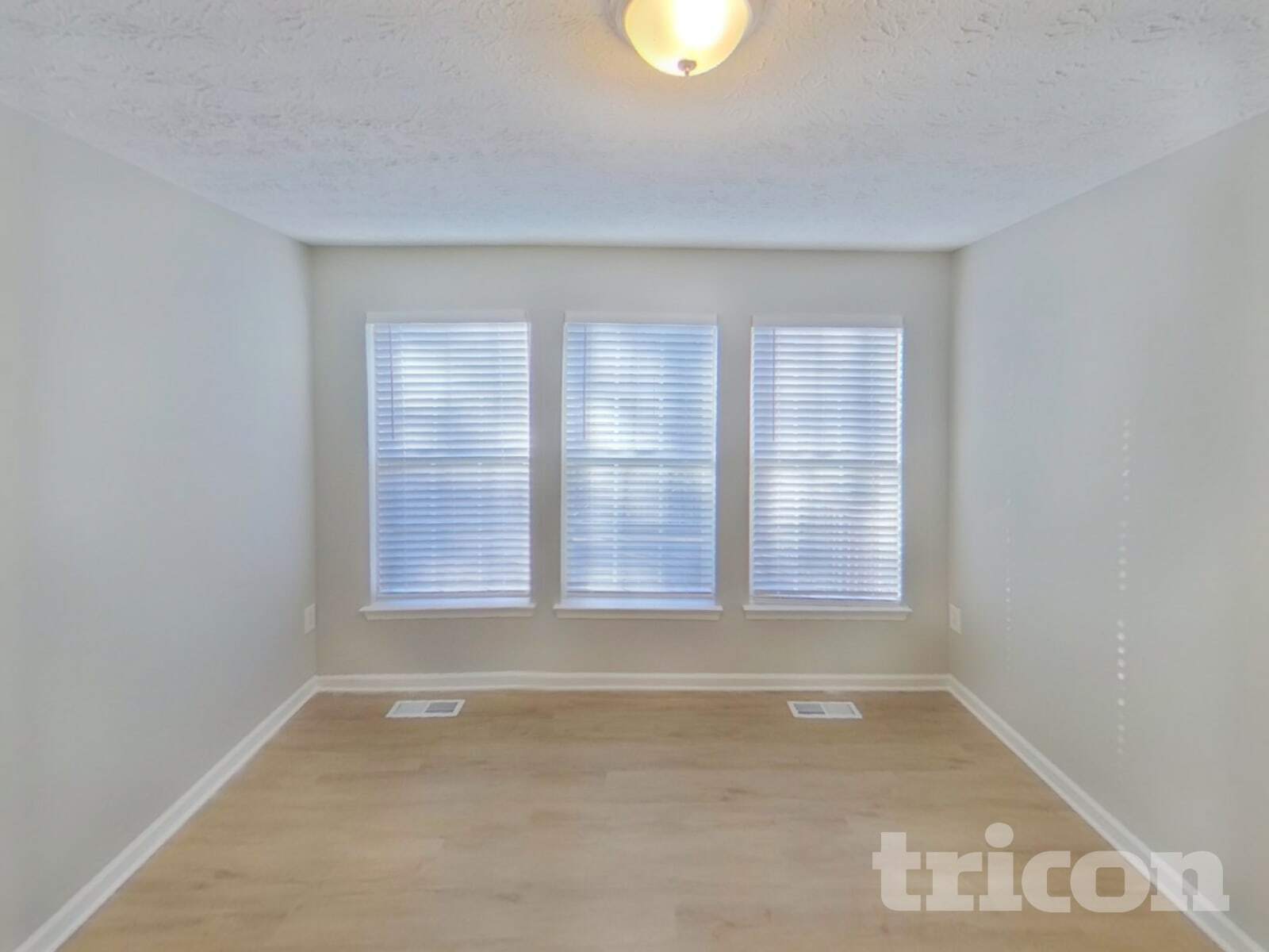 Building Photo - 9845 Bayline Cir