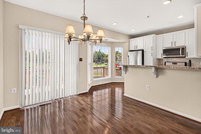 Building Photo - 6126 Madison Crest Ct