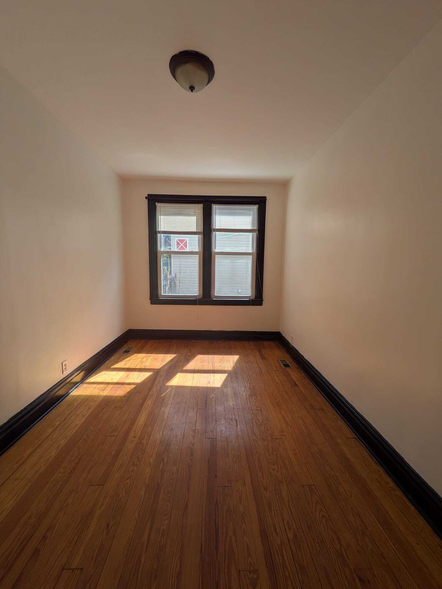 Building Photo - 16 E 31st St