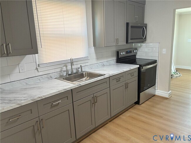 Building Photo - 106 Hargrave Ave