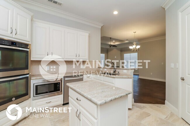 Building Photo - 8861 Creek Run Rd